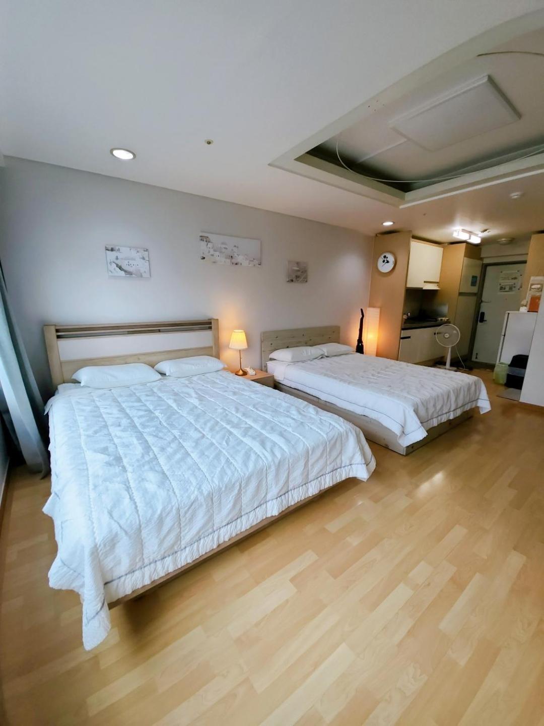 Hongdae Residence-2 1min From Hongik Uni Station Exit #1 อพาร์ทเม้น