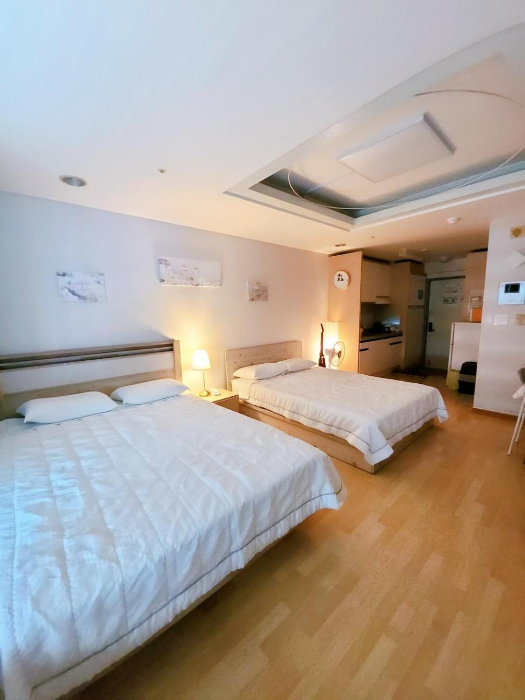 Apartemen Hongdae Residence-2 1min From Hongik Uni Station Exit #1