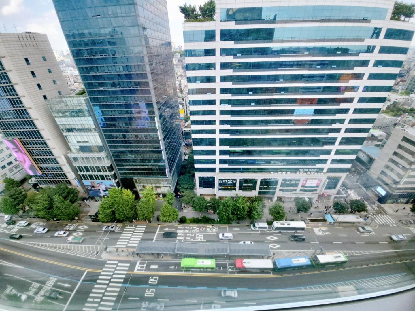 Apartemen Hongdae Residence-2 1min From Hongik Uni Station Exit #1 *